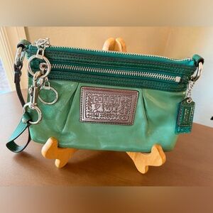 Coach Rare Green Poppy Patent Leather Wristlet with 2 Hang Tags